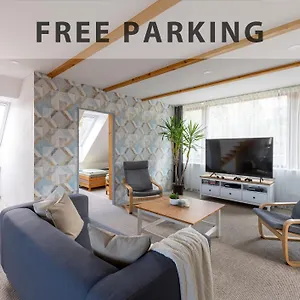 Vousata Dama - Ps3 - Parking Free Апартаменты Прага